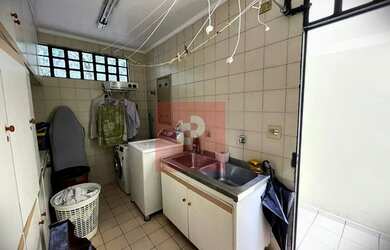 Imagem 2: Casa para venda tem 351 metros quadrados com 3 quartos em Jardim Novo...