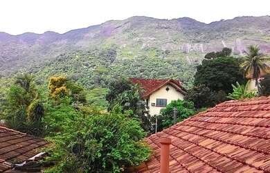 Imagem: A casa possui 5 Dormitórios, 4 Banheiros, 250m² de Área e