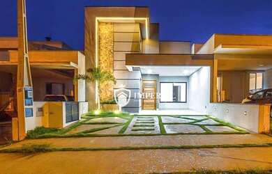 Imagem: A casa em condomínio possui 3 Dormitórios, 2 Banheiros, 3