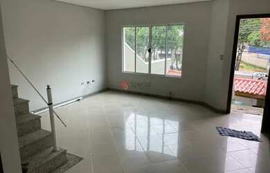 Imagem: A casa possui 3 Dormitórios, 4 Banheiros, 3 Vagas na garagem