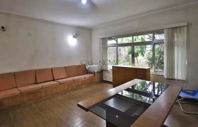 Imagem: A casa possui 5 Dormitórios, 4 Banheiros, 5 Vagas na garagem