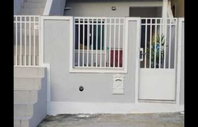 Imagem: A casa em condomínio possui 2 Dormitórios, 1 Banheiro, 2 Vagas