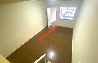 Imagem: A casa possui 2 Dormitórios, 2 Banheiros, 1 Vaga na garagem