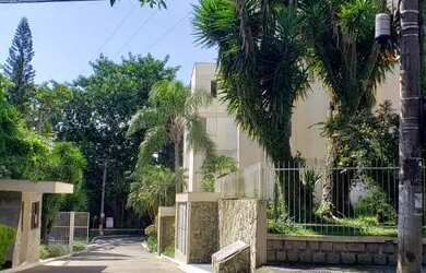 Imagem: O apartamento possui 3 Dormitórios, 1 Banheiro, 2 Vagas na