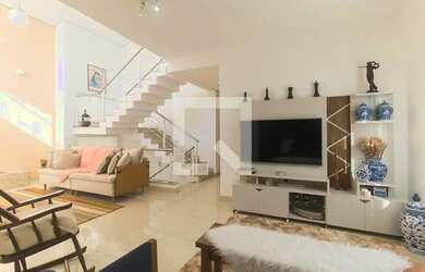 Imagem: A casa em condomínio possui 3 Dormitórios, 5 Banheiros, 5