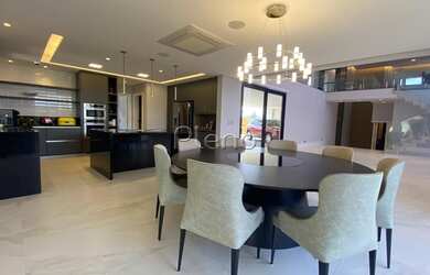 Imagem: A casa em condomínio possui 4 Dormitórios, 5 Banheiros, 5