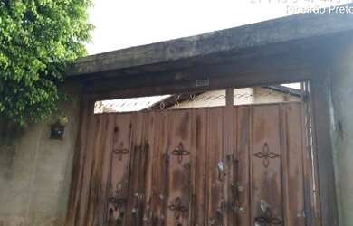 Imagem: A casa possui 1 Dormitório, 1 Banheiro, 1 Vaga na garagem