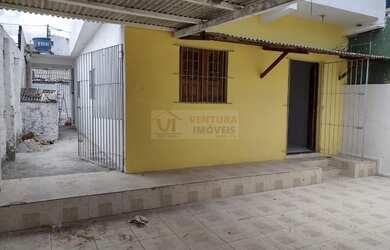 Imagem: A casa possui 2 Dormitórios, 1 Banheiro, 2 Vagas na garagem