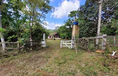 Imagem: A fazenda possui 25.000m² de Área e está localizado em Caraá