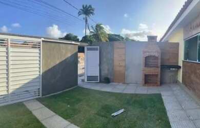 Imagem: A casa possui 2 Dormitórios, 1 Banheiro, 2 Vagas na garagem