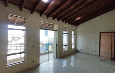 Imagem: A casa possui 3 Dormitórios, 1 Banheiro, 3 Vagas na garagem