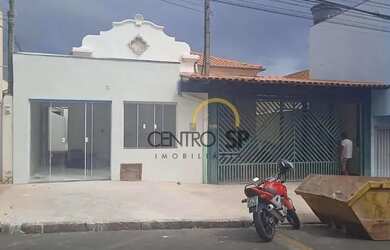 Imagem: A casa possui 5 Dormitórios, 2 Banheiros e 150m² de Área