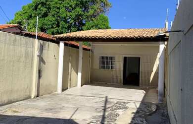 Imagem: A casa possui 2 Dormitórios, 1 Banheiro, 4 Vagas na garagem