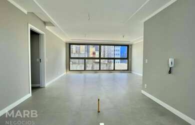 Imagem: O apartamento possui 3 Dormitórios, 4 Banheiros, 2 Vagas na