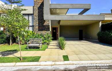 Imagem: A casa em condomínio possui 3 Dormitórios, 5 Banheiros, 4