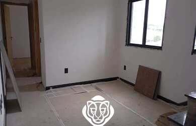 Imagem: O apartamento na coberturae possui 2 Dormitórios, 1 Banheiro