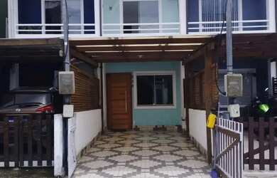 Imagem: A casa possui 2 Dormitórios, 2 Banheiros, 1 Vaga na garagem