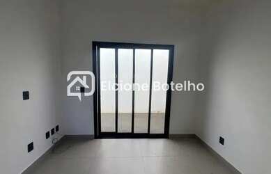 Imagem: A casa possui 2 Dormitórios, 1 Banheiro, 2 Vagas na garagem