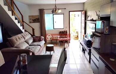 Imagem: A casa à venda possui 2 Dormitórios, 2 Banheiros, 1 Vaga na