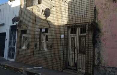 Imagem: A casa possui 5 Dormitórios, 5 Banheiros, 240m² de Área e