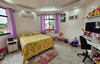 Imagem 4: Casa Duplex de Alto Padrão com 4 Suítes Piscina com Cascata, Espaço gourmet com churrasque