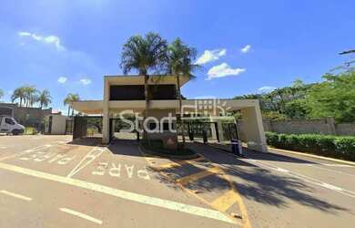 Imagem: A casa em condomínio possui 3 Dormitórios, 4 Banheiros, 4