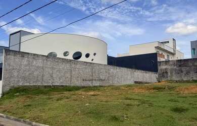 Imagem: O terreno possui 600m² de Área e está localizado em Ponta