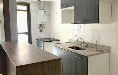 Imagem: O apartamento possui 1 Dormitório, 1 Banheiro, 1 Vaga na garagem