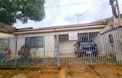 Imagem: A casa possui 3 Dormitórios, 2 Banheiros, 112m² de Área e