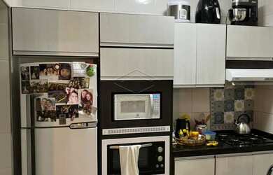 Imagem: A casa possui 2 Dormitórios, 2 Banheiros, 3 Vagas na garagem