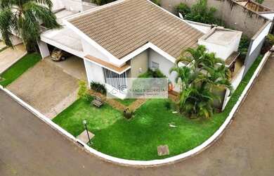 Imagem: A casa em condomínio possui 3 Dormitórios, 4 Banheiros, 3