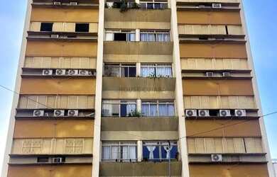 Imagem: O apartamento possui 3 Dormitórios, 1 Banheiro, 1 Vaga na garagem