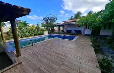 Imagem: A casa em condomínio possui 4 Dormitórios, 3 Banheiros, 5