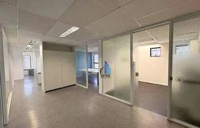 Imagem: O depósito possui 2 Vagas na garagem, 120m² de Área, Imóvel