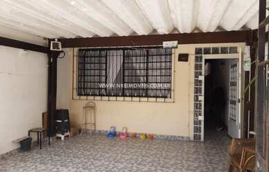 Imagem: A casa possui 2 Dormitórios, 3 Banheiros, 2 Vagas na garagem