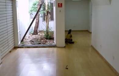 Imagem: A casa possui 1 Dormitório, 3 Banheiros, 3 Vagas na garagem