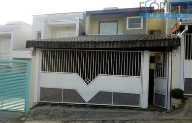 Imagem: A casa possui 3 Dormitórios, 2 Banheiros, 2 Vagas na garagem