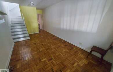 Imagem: A casa possui 2 Dormitórios, 3 Banheiros, 1 Vaga na garagem