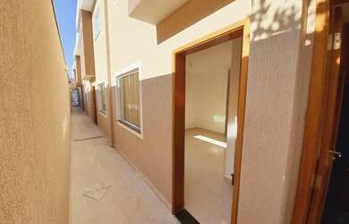 Imagem: A casa em condomínio possui 2 Dormitórios, 3 Banheiros, 1