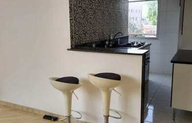 Imagem: O apartamento possui 2 Dormitórios, 1 Banheiro, 1 Vaga na garagem