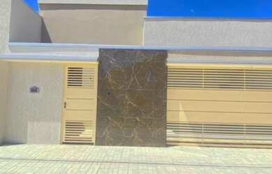 Imagem: A casa possui 4 Dormitórios, 3 Banheiros, 30m² de Área, Varanda