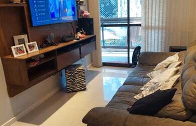 Imagem: O apartamento possui 3 Dormitórios, 1 Banheiro, 2 Vagas na