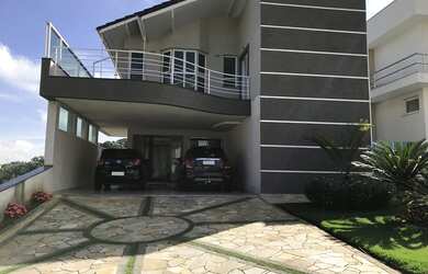 Imagem: A casa em condomínio possui 3 Dormitórios, 4 Banheiros, 5