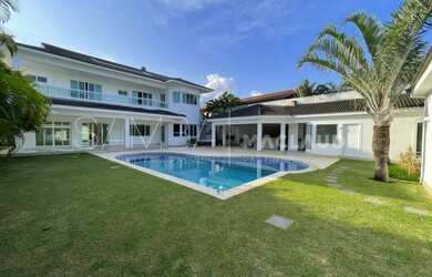 Imagem: A casa em condomínio possui 5 Dormitórios, 5 Banheiros, 2