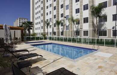 Imagem: O apartamento possui 2 Dormitórios, 1 Banheiro, 1 Vaga na garagem