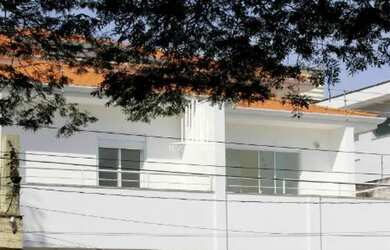 Imagem: A casa à venda possui 4 Dormitórios, 5 Banheiros, 2 Vagas