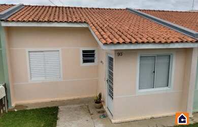 Imagem: A casa possui 2 Dormitórios, 1 Banheiro, 1 Vaga na garagem