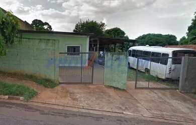 Imagem: O depósito possui 5 Vagas na garagem, 560m² de Área e está