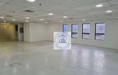 Imagem: O depósito possui 2 Vagas na garagem, 120m² de Área e está