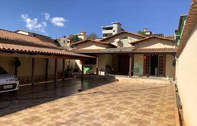 Imagem 1: Casa região Barreiro. 360m² de Área, 5 Vagas na garageme3 Dormitórios